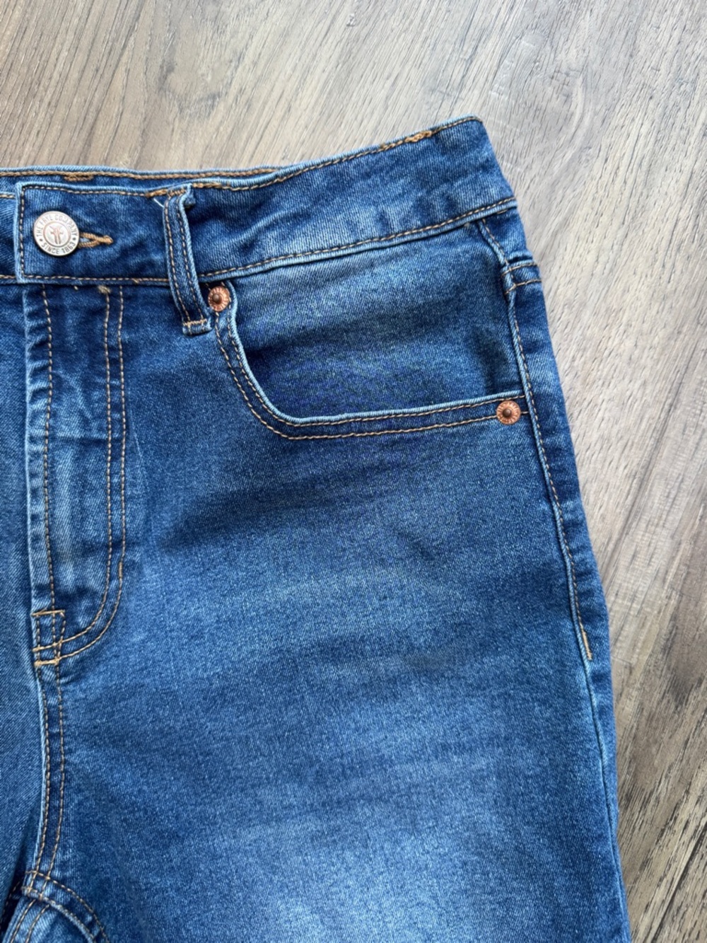 Frye High Rise Straight Leg Jeans - Size 4 / 27 - Picture 5 of 13